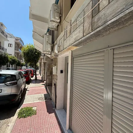 アパート Cosy On Mpoleti