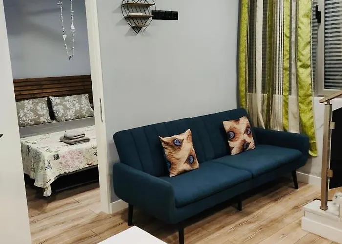 Cosy On Mpoleti Лоутраки