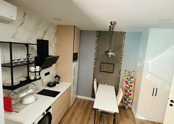 Cosy On Mpoleti * Лоутраки